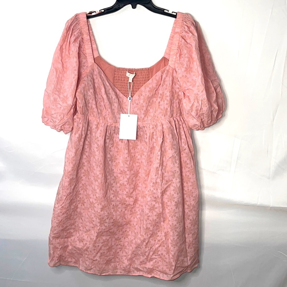 WAYF V-cut blouse, pink with floral details